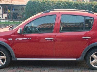 Gebraucht Dacia Sandero Stepway 84 PS (61 kW) 2011 Rot Limousine
