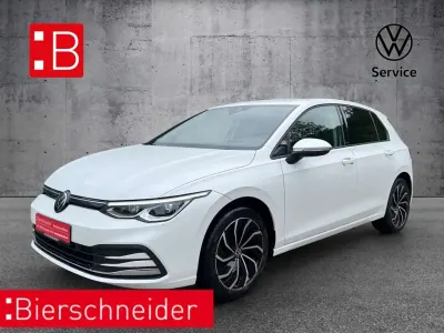 Gebraucht VW Golf VIII Active 150 PS (110 kW) 2023 Weiss Limousine