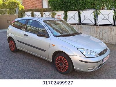 Second-hand Ford Focus Viva 75 CP (55 kW) 2004 Argintiu Berlinǎ