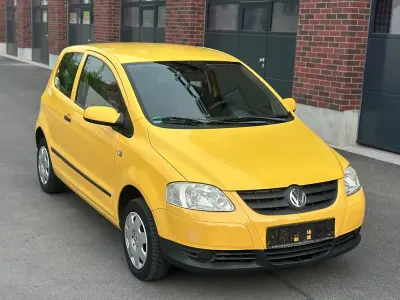 Gebraucht VW Fox Basis 54 PS (39 kW) 2005 Gelb Kleinwagen