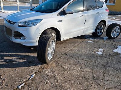 Gebraucht Ford Kuga 150 PS (110 kW) 2016 Weiß SUV