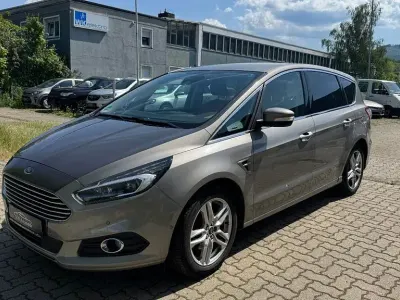 Gebraucht Ford S-MAX Titanium 150 PS (110 kW) 2015 Gold Van / Kleinbus