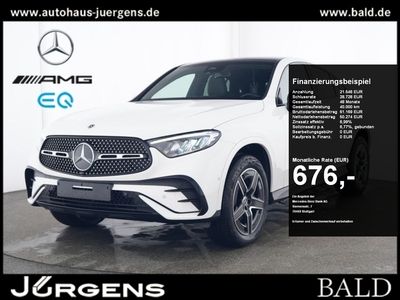 Weiß Gebraucht 2024 Mercedes GLC300e AMG Coupé | 71.820 € (Etwas zu teuer)