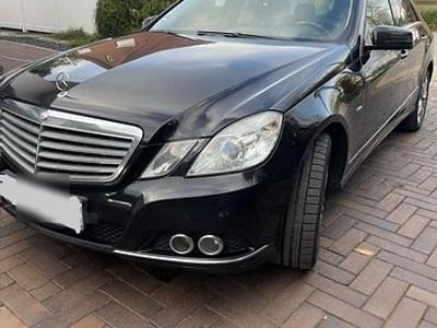 Gebraucht Mercedes E220 170 PS (125 kW) 2010 Schwarz Limousine