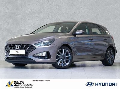 Gebraucht Hyundai i30 Trend 120 PS (88 kW) 2022 Silky bronze / met Limousine