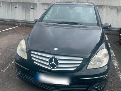 Mercedes B200