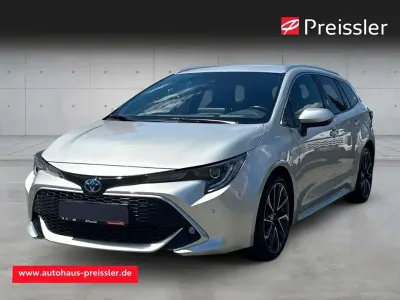 Gebraucht Toyota Corolla Lounge 184 PS (135 kW) 2020 Precious silver Kombi