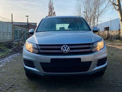 Grau Gebraucht 2014 VW Tiguan SUV | 6.400 € (Fairer Preis)