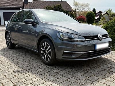 Gebraucht VW Golf VII IQ Drive 116 PS (85 kW) 2019 Grau Limousine