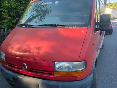 Usata Renault Master 100 CV (73 kW) 2001 Rosso SUV