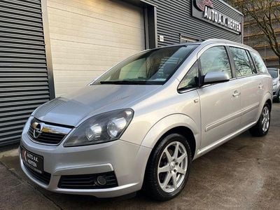 Silber Gebraucht 2007 Opel Zafira Edition Van / Kleinbus | 4.400 € (Teuer)