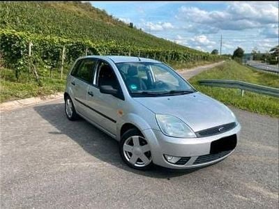 Usata Ford Fiesta 80 CV (58 kW) 2003 Argento Utilitaria