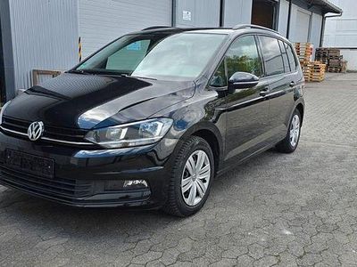 Używany VW Touran Trendline 116 KM (85 kW) 2017 Czarny Minivan