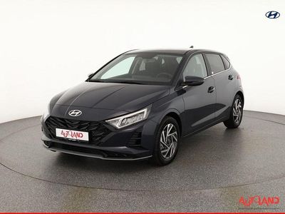 Grau Neu 2025 Hyundai i20 Limousine | 20.490 € (Etwas zu teuer)