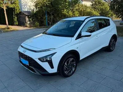 Gebraucht Hyundai Bayon Trend 101 PS (74 kW) 2024 Weiß SUV
