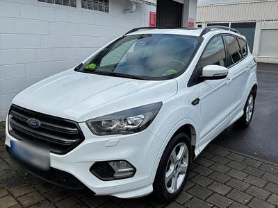 Weiß Gebraucht 2019 Ford Kuga ST-Line SUV | 12.500 € (Guter Preis)