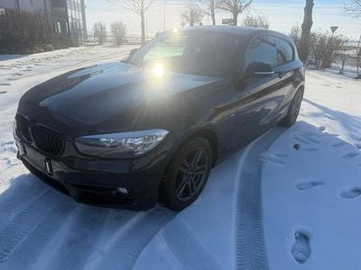 Gebraucht BMW 118 Sport Line 136 PS (100 kW) 2017 Schwarz Kleinwagen