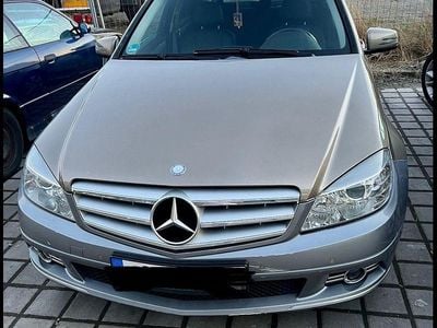 Usata Mercedes C180 156 CV (114 kW) 2010 Oro Berlina