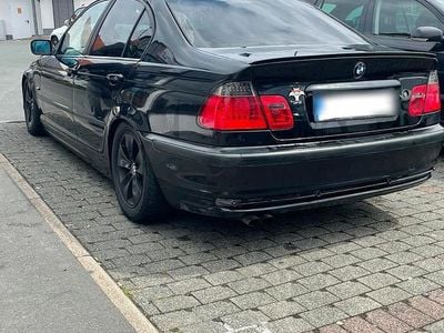BMW 323