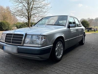 Gebraucht Mercedes E280 Sportline 197 PS (144 kW) 1993 Silber Limousine