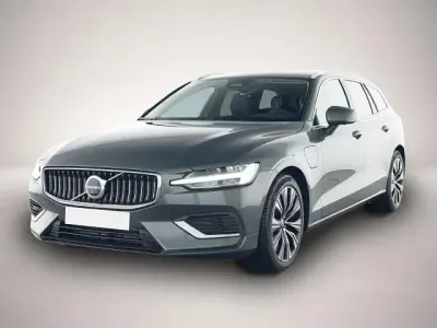 Gebraucht Volvo V60 Plus 455 PS (334 kW) 2025 Manufacturer Kombi