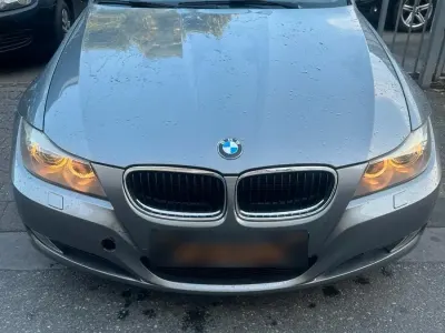 Gebraucht BMW 320 170 PS (125 kW) 2009 Schwarz Limousine