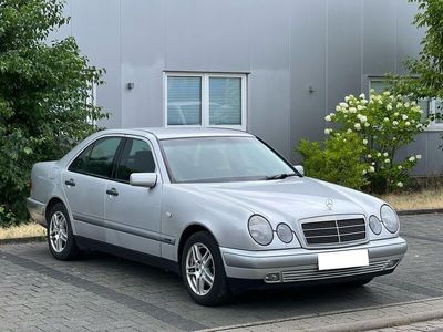 gebraucht Mercedes E200 Classic W210 Benzin Automatik TÜV Neu ! AHK !