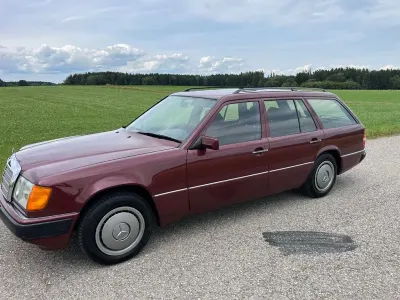 Gebraucht Mercedes 300 243 PS (178 kW) 1989 Rot Kombi