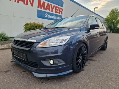 Gebraucht Ford Focus Style 101 PS (74 kW) 2010 Grau Limousine