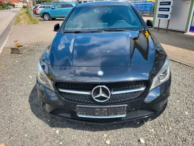 Gebraucht Mercedes CLA180 Urban 122 PS (89 kW) 2015 Schwarz Coupé