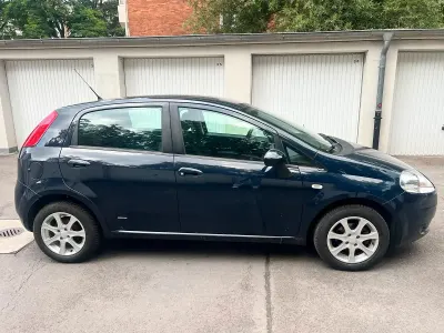 Gebraucht Fiat Grande Punto 77 PS (56 kW) 2008 Blau Kleinwagen