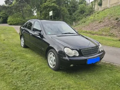 Gebraucht Mercedes C180 Classic 122 PS (89 kW) 2001 Schwarz Limousine