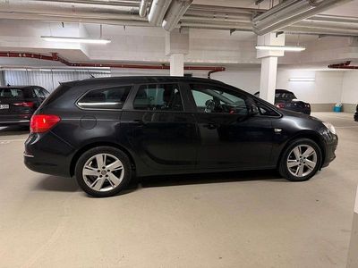 Usata Opel Astra 131 CV (96 kW) 2014 Nero Station wagon
