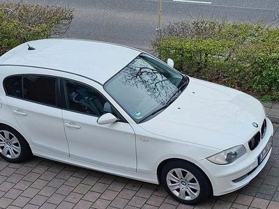 Gebraucht BMW 116 122 PS (89 kW) 2009 Weiß Kleinwagen