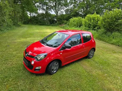 Gebraucht Renault Twingo 74 PS (54 kW) 2012 Rot Kleinwagen