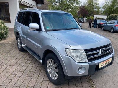 gebraucht Mitsubishi Pajero 3.2 DI-D Instyle Automatik 7 Sitzer Leder