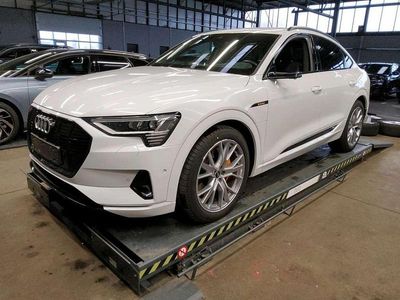 Gletscherweiß metallic Gebraucht 2022 Audi e-tron Sportback S-Line SUV | 36.810 € (Superpreis)