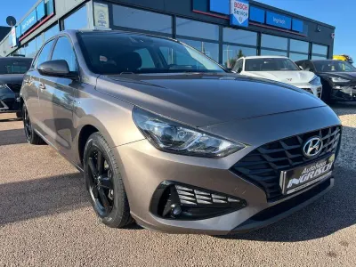 Gebraucht Hyundai i30 Select 120 PS (88 kW) 2021 Grau Limousine