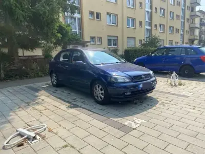 Gebraucht Opel Astra Selection 84 PS (61 kW) 2002 Blau Limousine