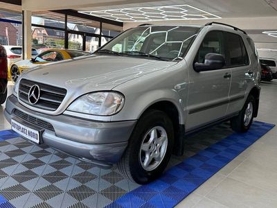 Gebraucht Mercedes ML320 218 PS (160 kW) 1998 Silber SUV