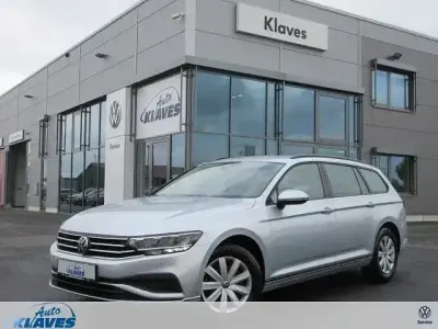 Gebraucht VW Passat 150 PS (110 kW) 2022 Silber Kombi