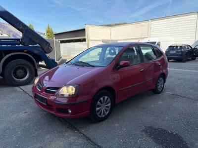 Nissan Almera Tino