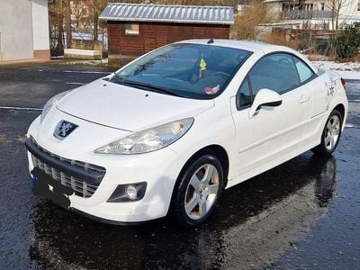 Weiß Gebraucht 2011 Peugeot 207 CC Filou Cabrio | 4.500 € (Fairer Preis)