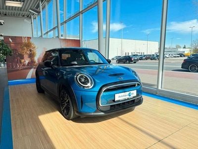 Second-hand Mini Cooper SE Classic 135 kW (184 CP) 2023 Albastru Hatchback
