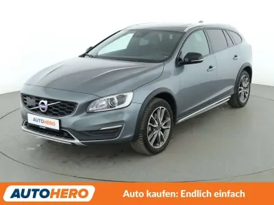 Gebraucht Volvo V60 CC Pro 245 PS (180 kW) 2017 Grau Kombi