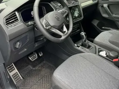 Gebraucht VW Tiguan Move 150 PS (110 kW) 2024 Schwarz SUV