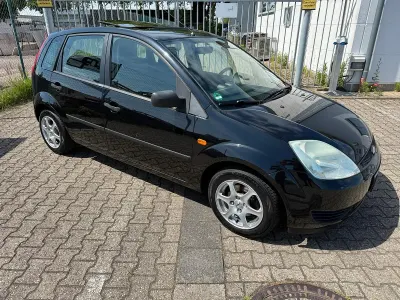 Gebraucht Ford Fiesta 69 PS (50 kW) 2005 Schwarz Kleinwagen