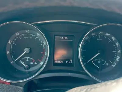 Gebraucht Skoda Superb 200 PS (147 kW) 2010 Schwarz Kombi