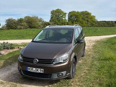 Begagnad VW Touran Style 105 HK (77 kW) 2012 Brun Minibuss