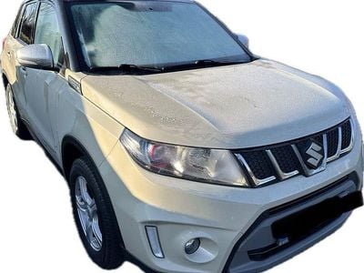 Gebraucht Suzuki Vitara 140 PS (102 kW) 2017 Beige SUV